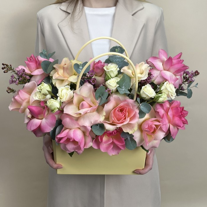 Букет дня с розами Звездная ночь